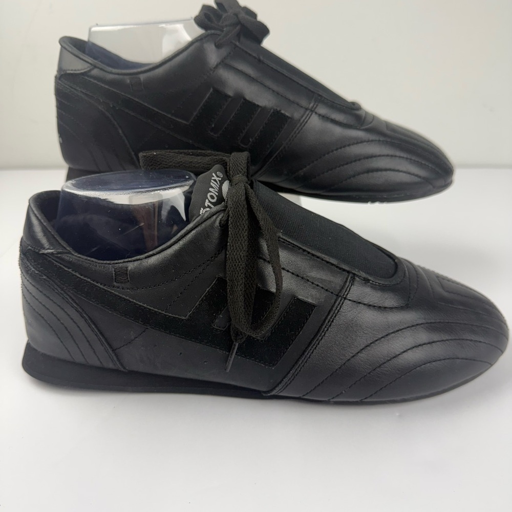 Otomix Mens 10.5 Max 100 Low Top Martial Art Shoe Black Leather